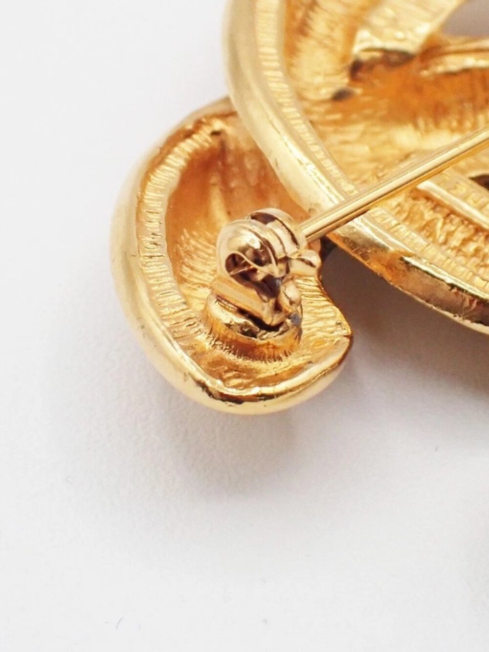 CHANEL CC Logo Matelasse Pin Brooch Gold GHW Accessory - Picture 10 of 16
